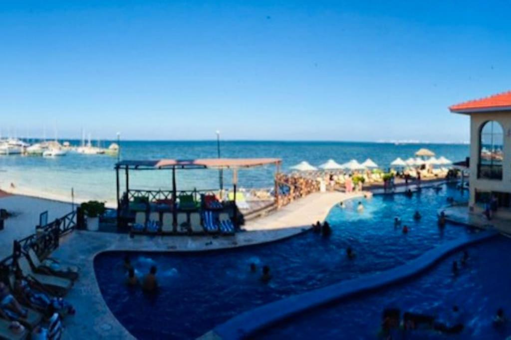 Punta Me Apartment Beach Front In The Hotel & Waterpark Cancún Zewnętrze zdjęcie